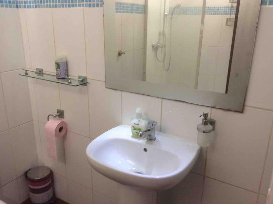 Air Conditioned 1 Bedroom Apt With Wi-fi & Patio. Apartment *
