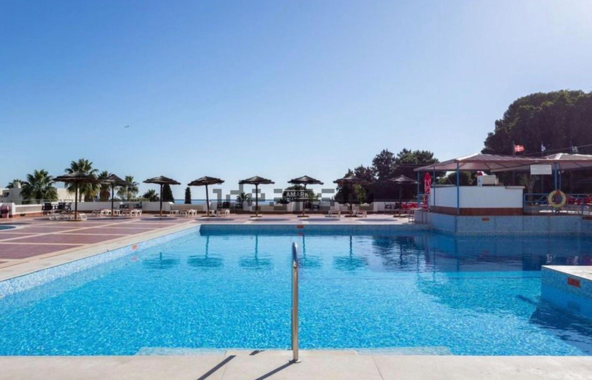 Apartment Air Conditioned 1 Bedroom Apt With Wi-fi & Patio. Albufeira